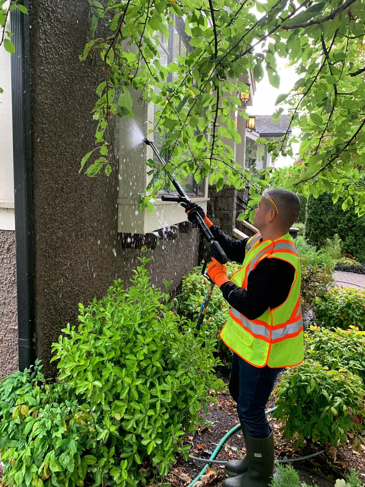 soft wash pressure washing