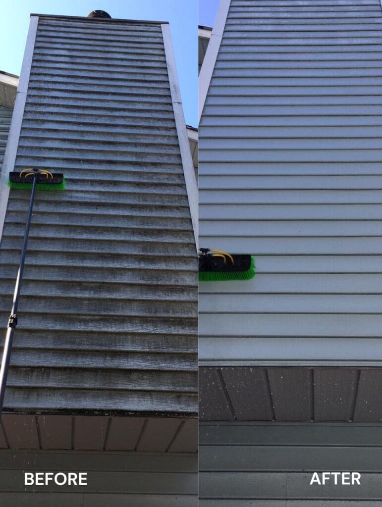 Vinyl Siding Cleaning in Richmond before and after