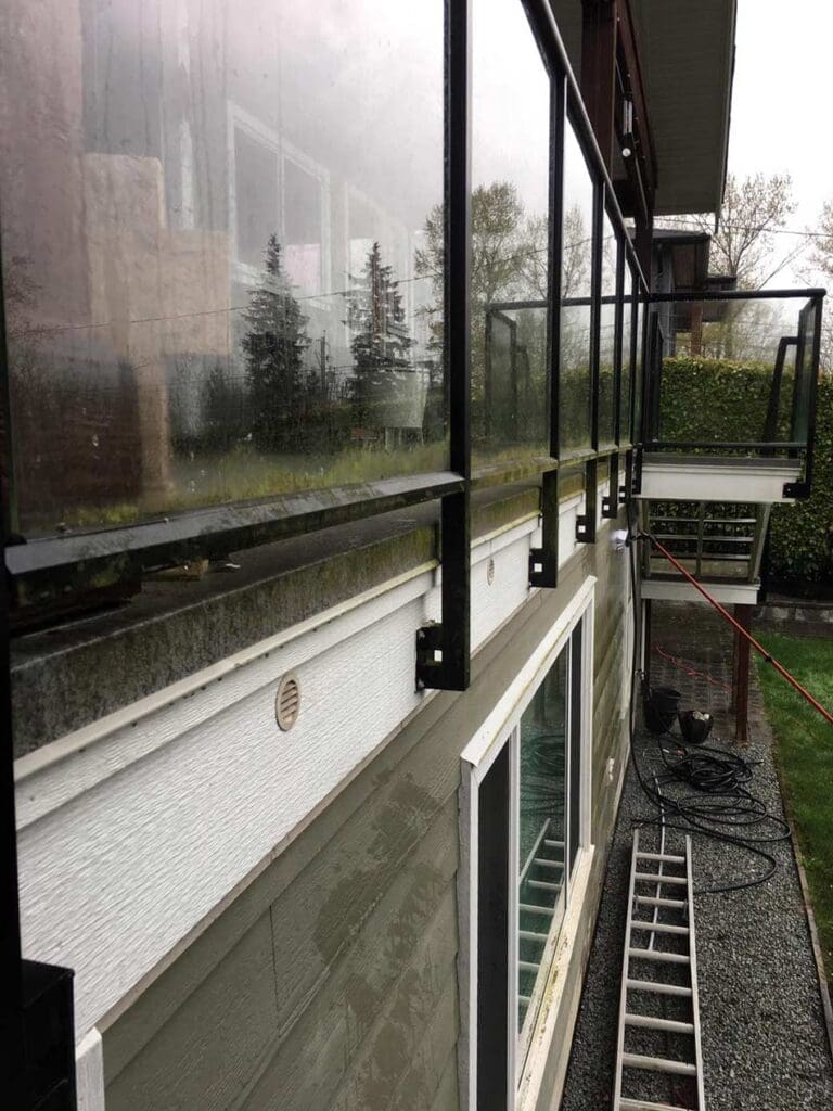 glass railing cleaning