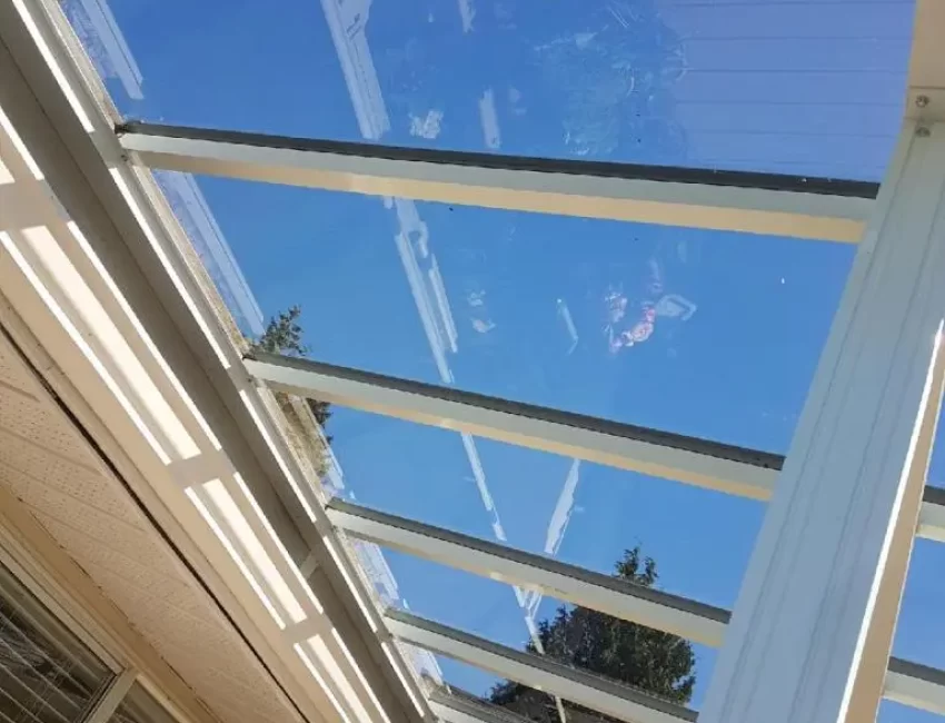 Window cleaning - awning